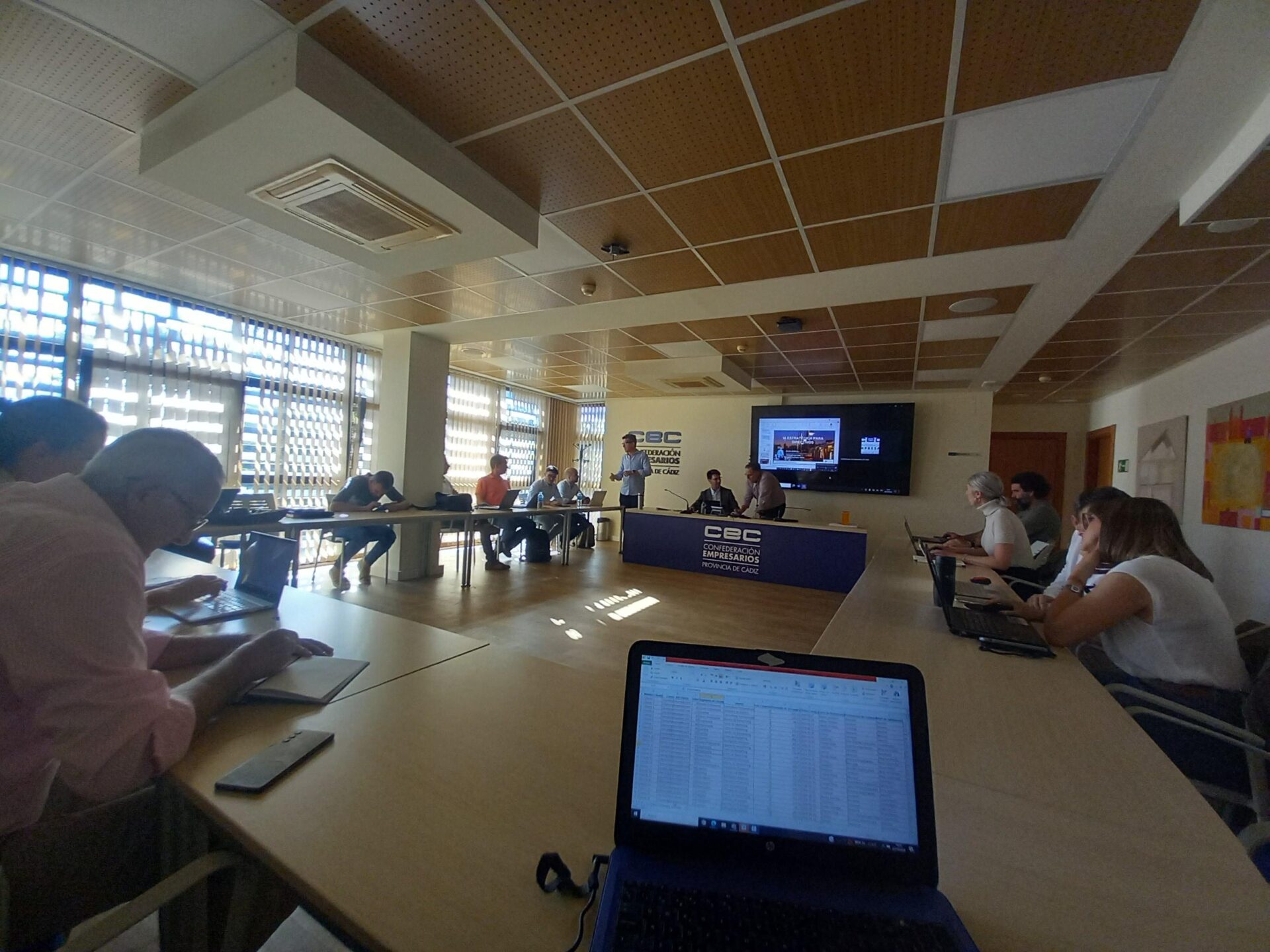 241022-Taller-IA-CEC